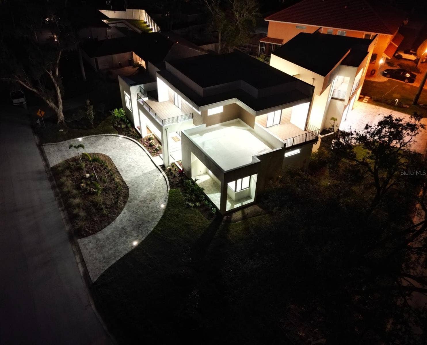 2110 MICHELE DRIVE, Sarasota, FL 34231 2110 MICHELE DRIVE, Sarasota, FL 34231