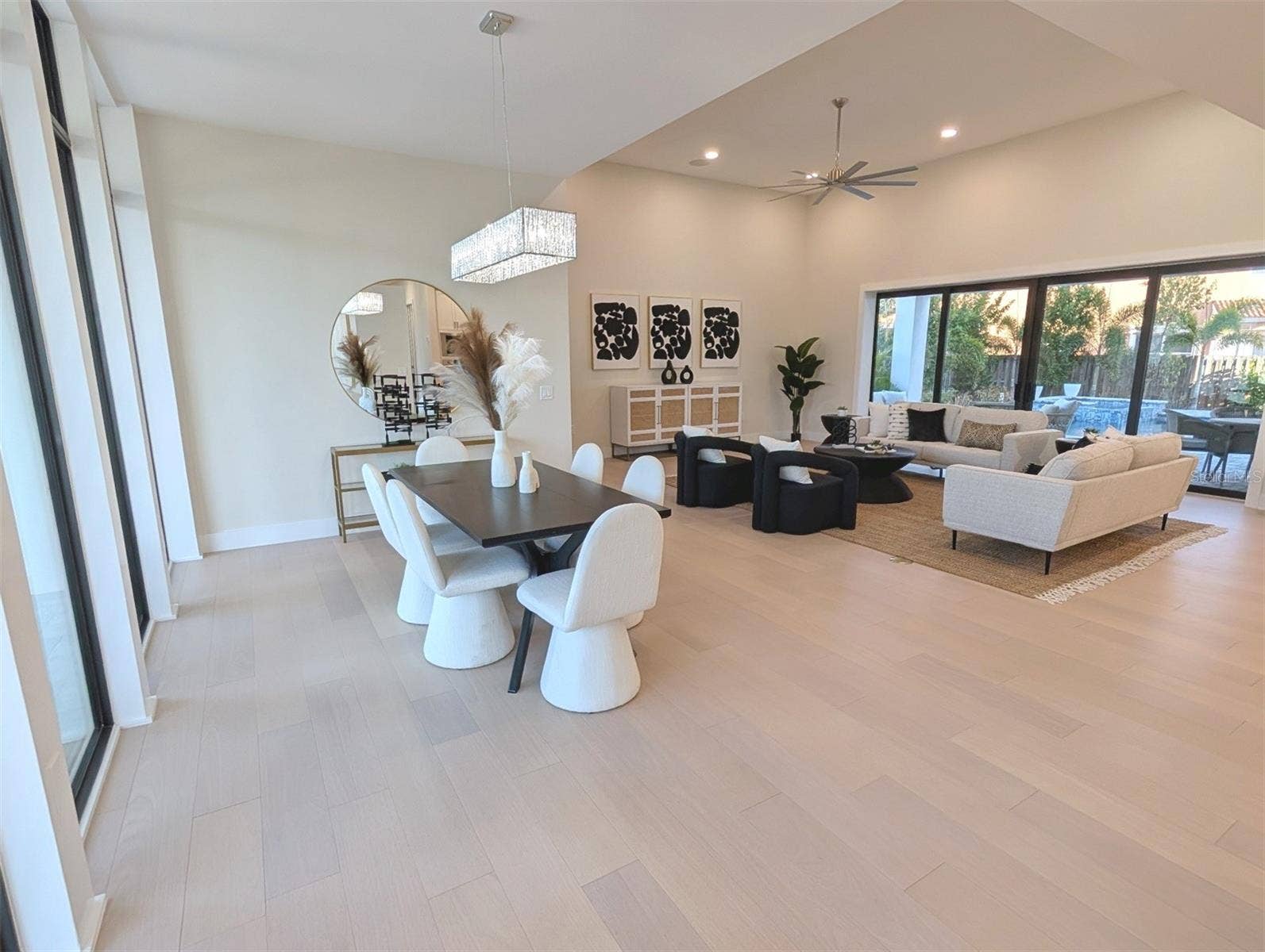 2110 MICHELE DRIVE, Sarasota, FL 34231 Spacious great room perfect for entertaining and daily luxury living.