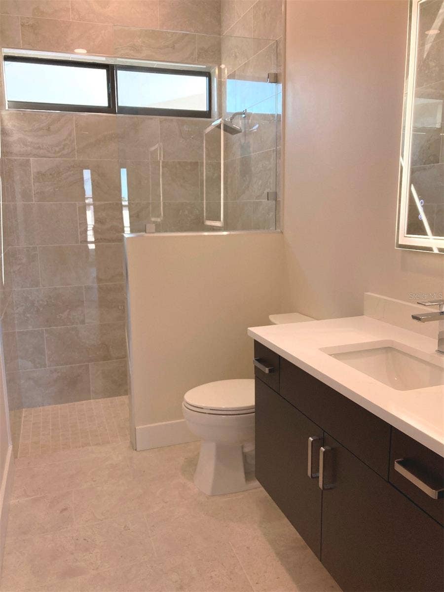2110 MICHELE DRIVE, Sarasota, FL 34231 Guest Bedroom Two Ensuite