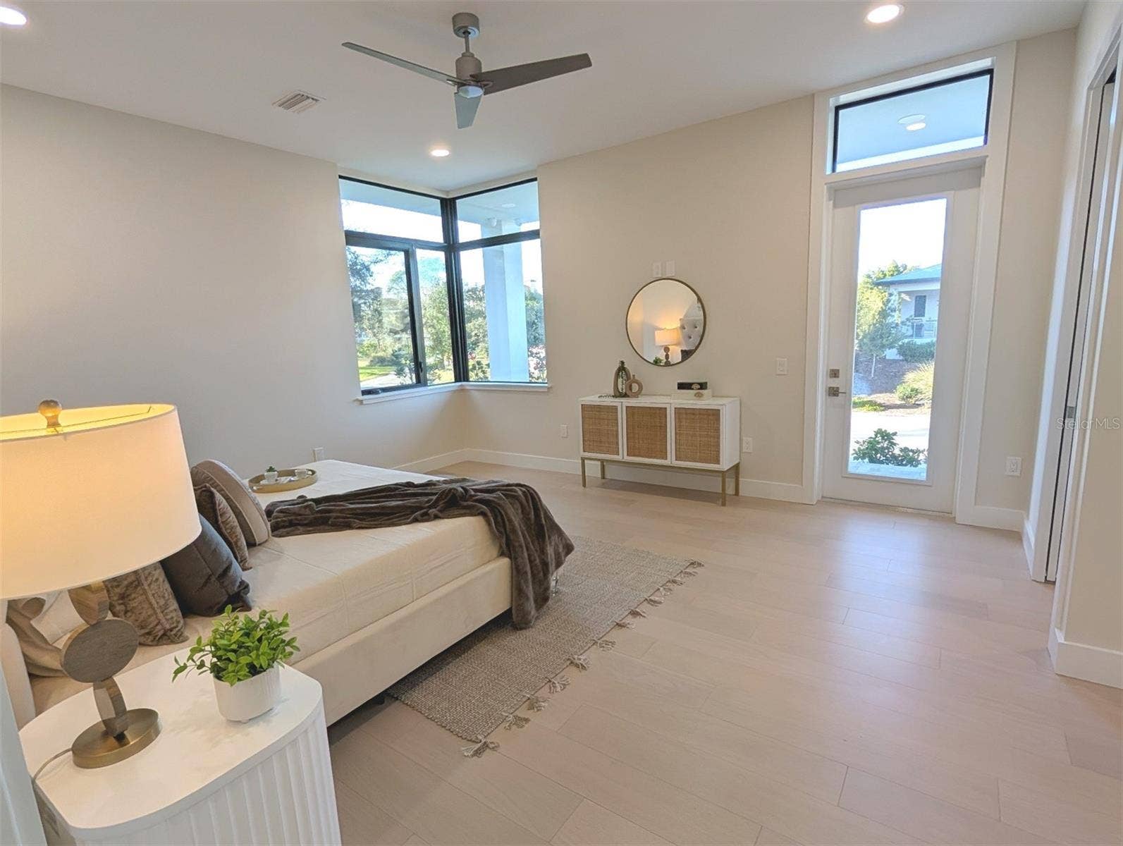 2110 MICHELE DRIVE, Sarasota, FL 34231 Main floor master suite