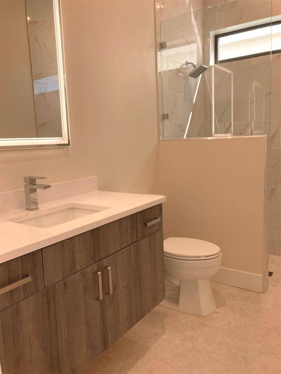 2110 MICHELE DRIVE, Sarasota, FL 34231 Guest Bedroom Three Ensuite Bath