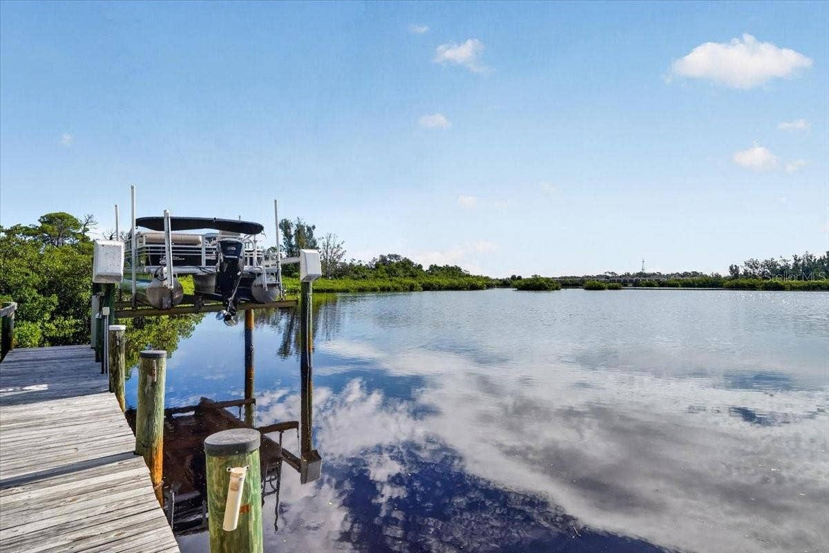 102 BRENDA LANE, Nokomis, FL 34275