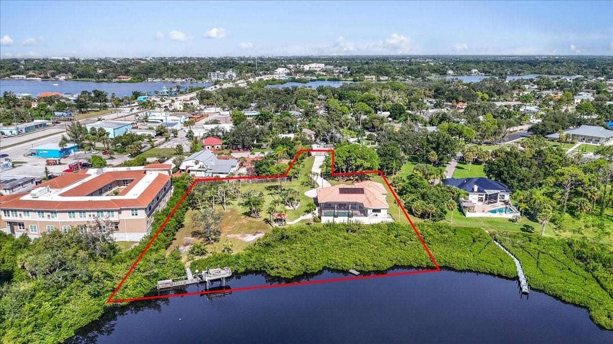 102 BRENDA LANE, Nokomis, FL 34275