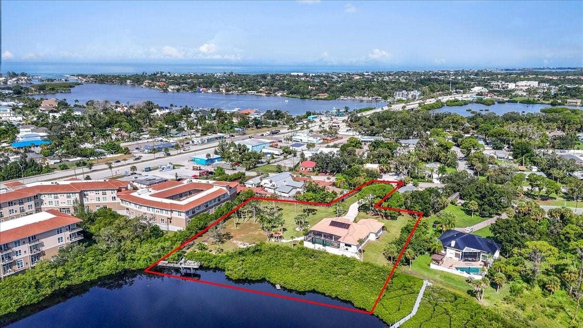 102 BRENDA LANE, Nokomis, FL 34275