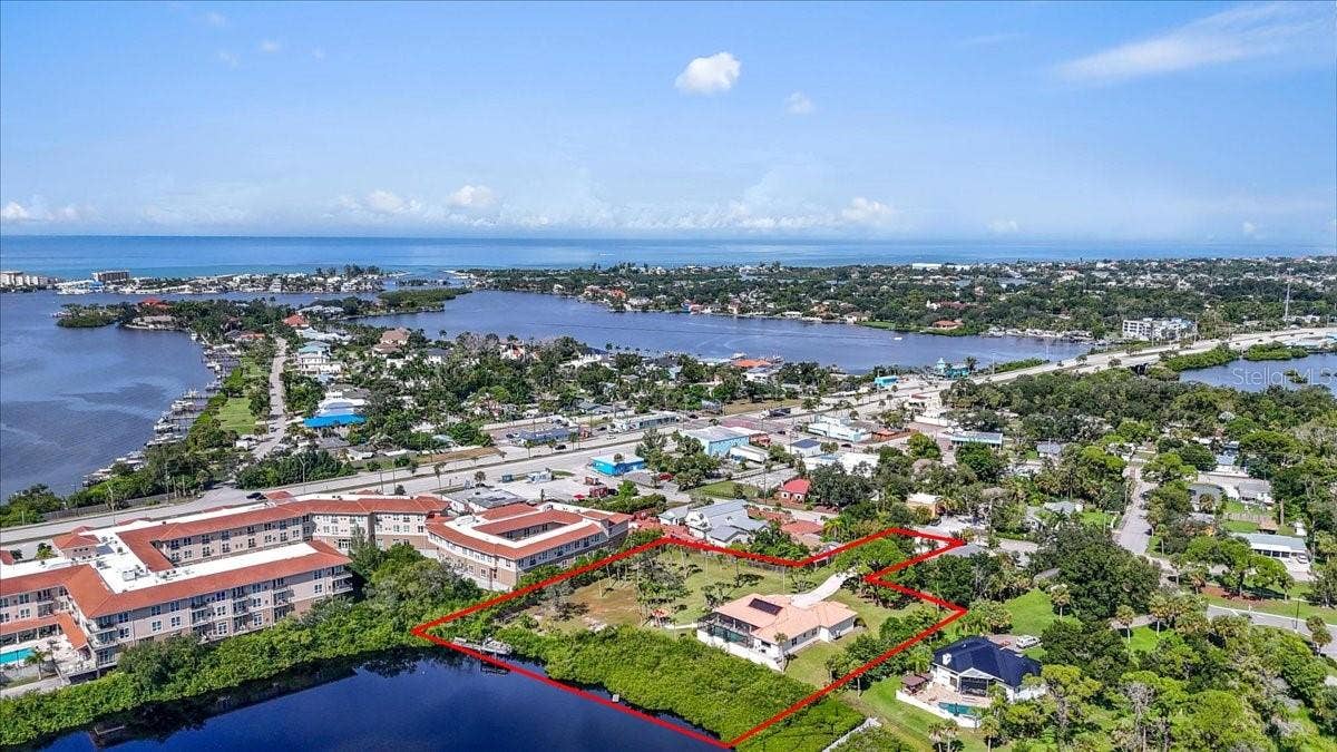 102 BRENDA LANE, Nokomis, FL 34275