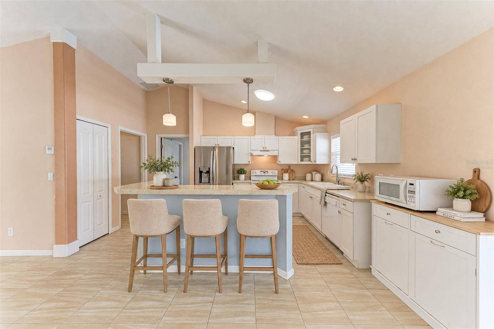 4512 28TH AVENUE E, Palmetto, FL 34221 Virtually Staged