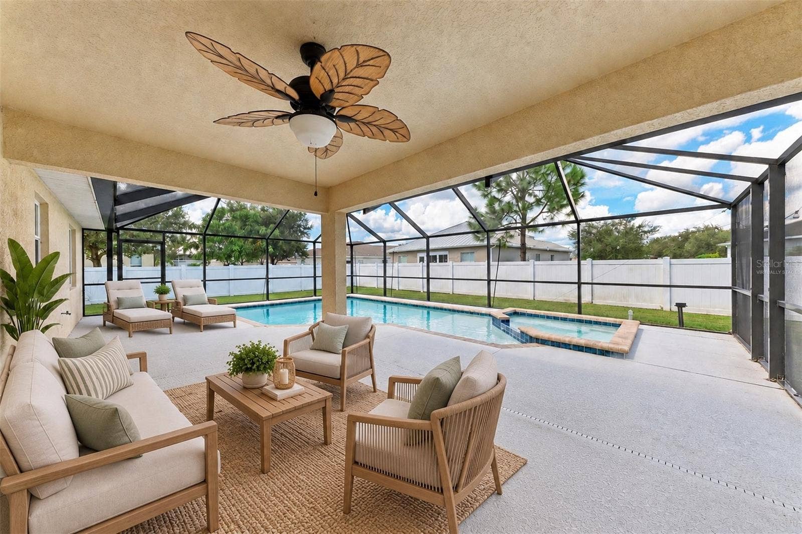 4512 28TH AVENUE E, Palmetto, FL 34221 Virtually Staged