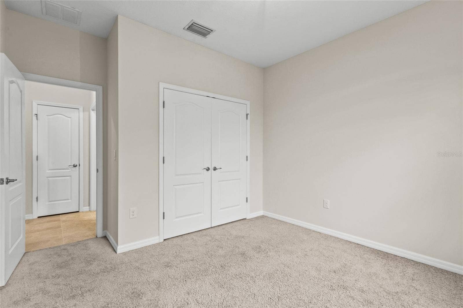 2924 ORIOLE DRIVE, Sarasota, FL 34243 Front bedroom
