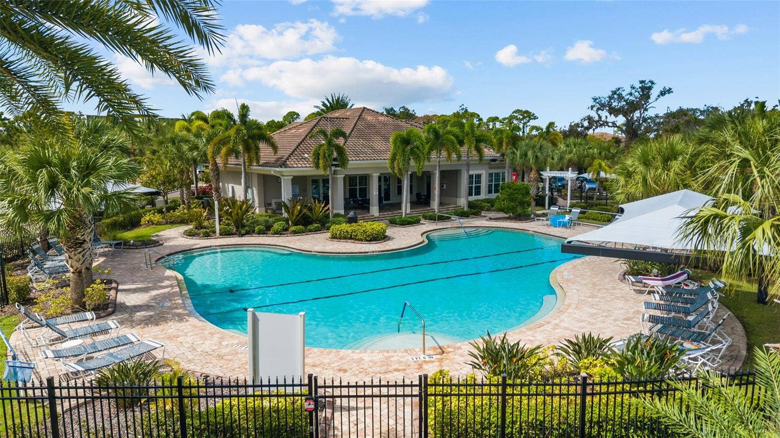 2924 ORIOLE DRIVE, Sarasota, FL 34243 Community pool