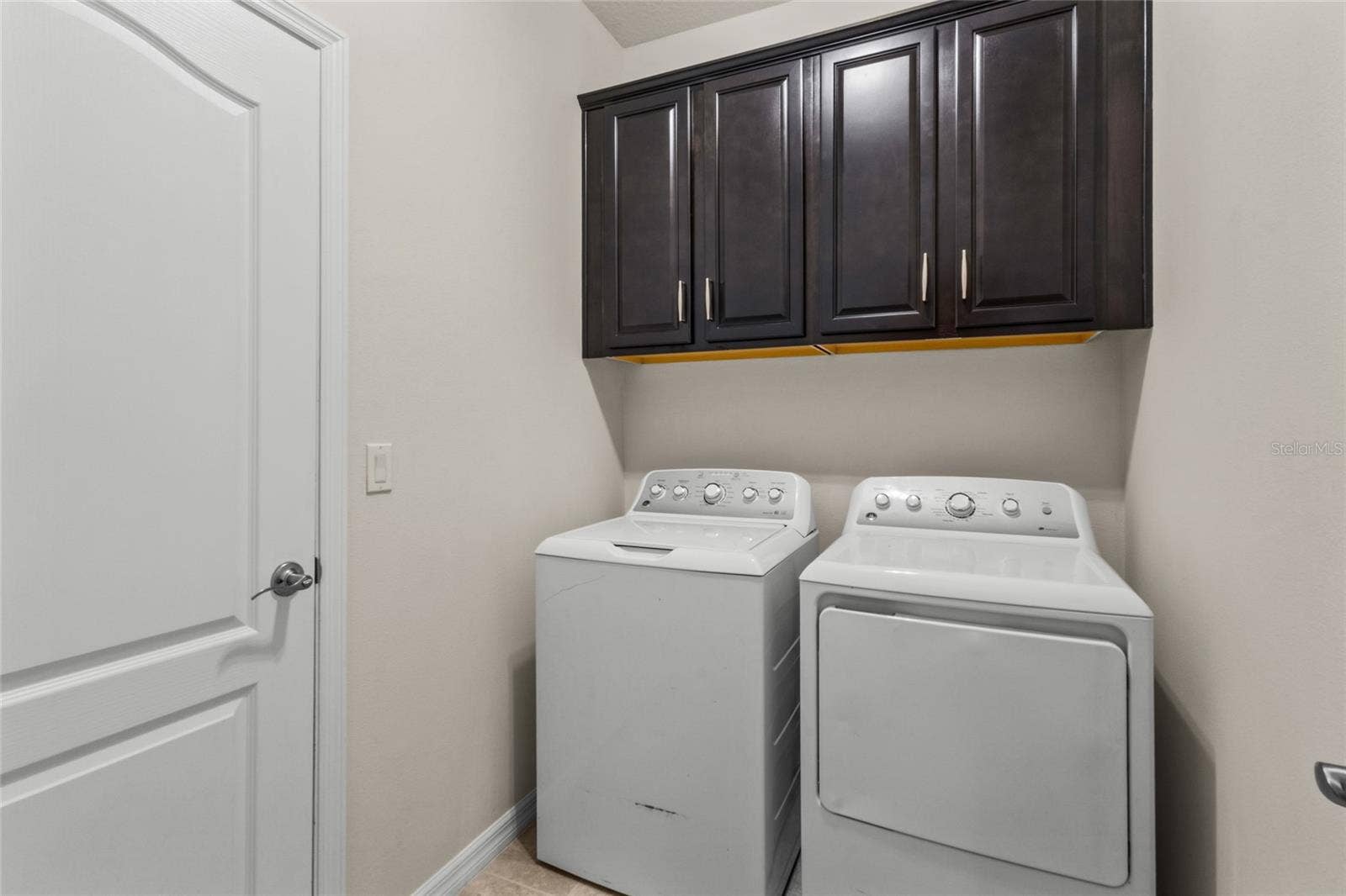 2924 ORIOLE DRIVE, Sarasota, FL 34243 Inside laundry room