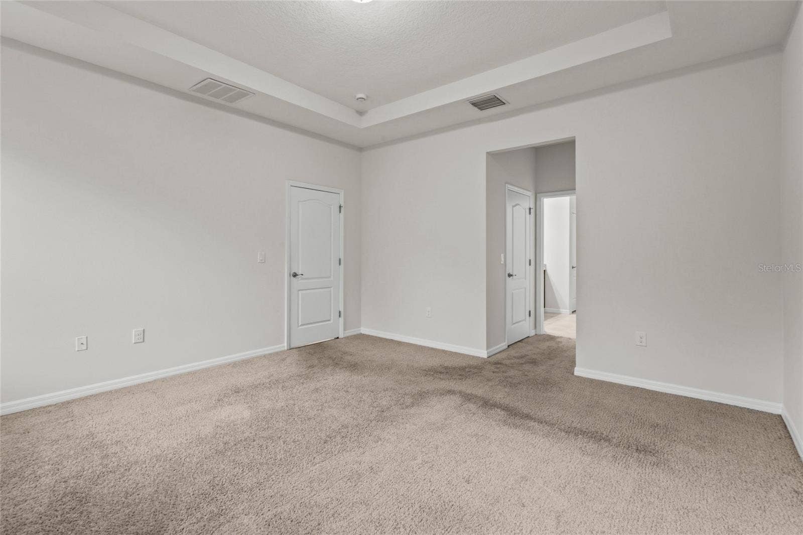 2924 ORIOLE DRIVE, Sarasota, FL 34243 Primary bedroom