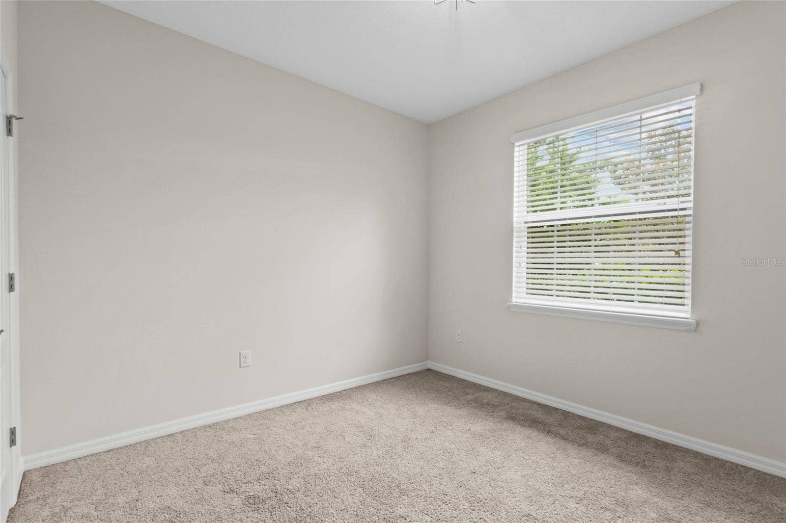 2924 ORIOLE DRIVE, Sarasota, FL 34243 Front bedroom