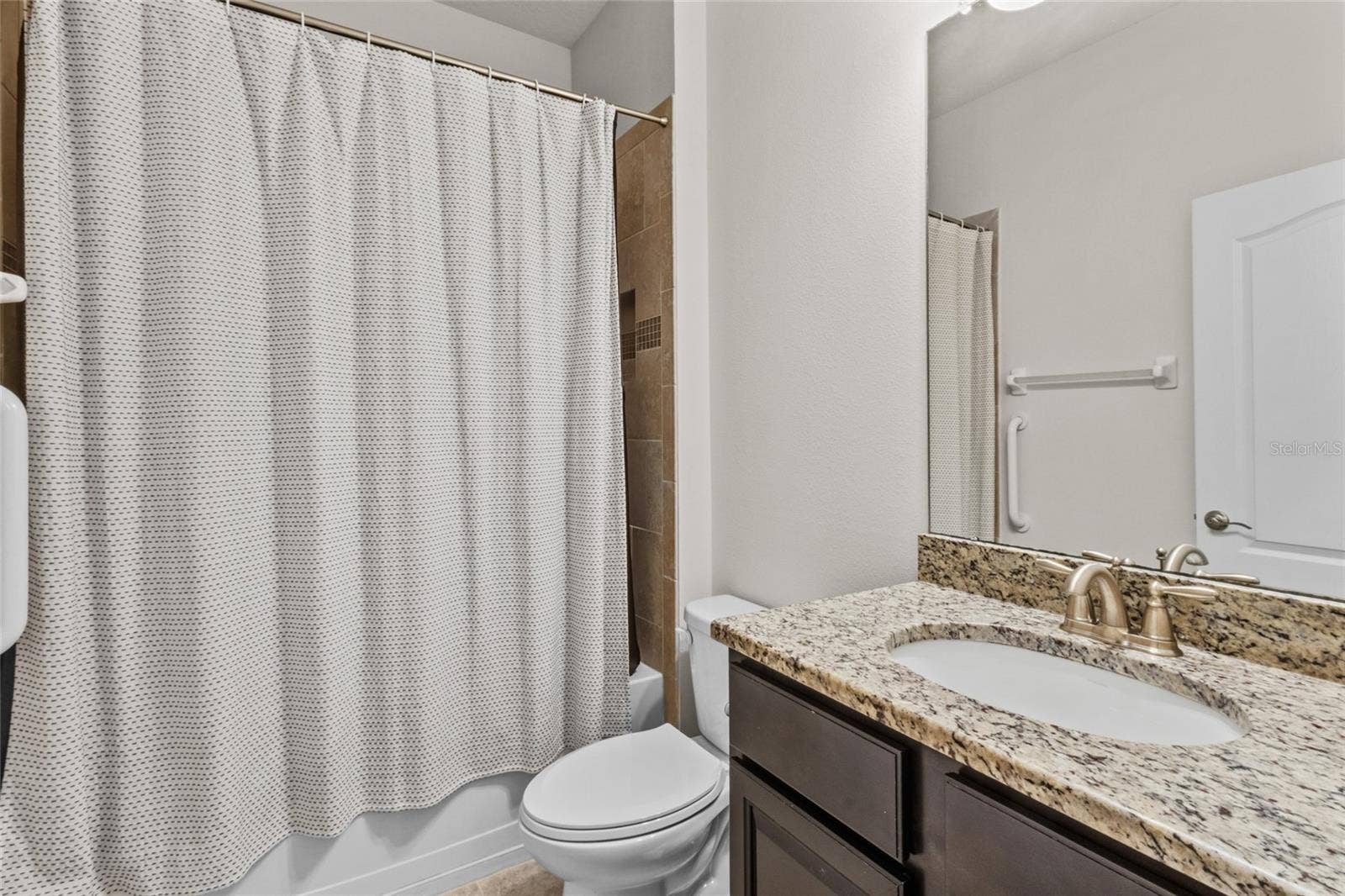 2924 ORIOLE DRIVE, Sarasota, FL 34243 Bathroom 2