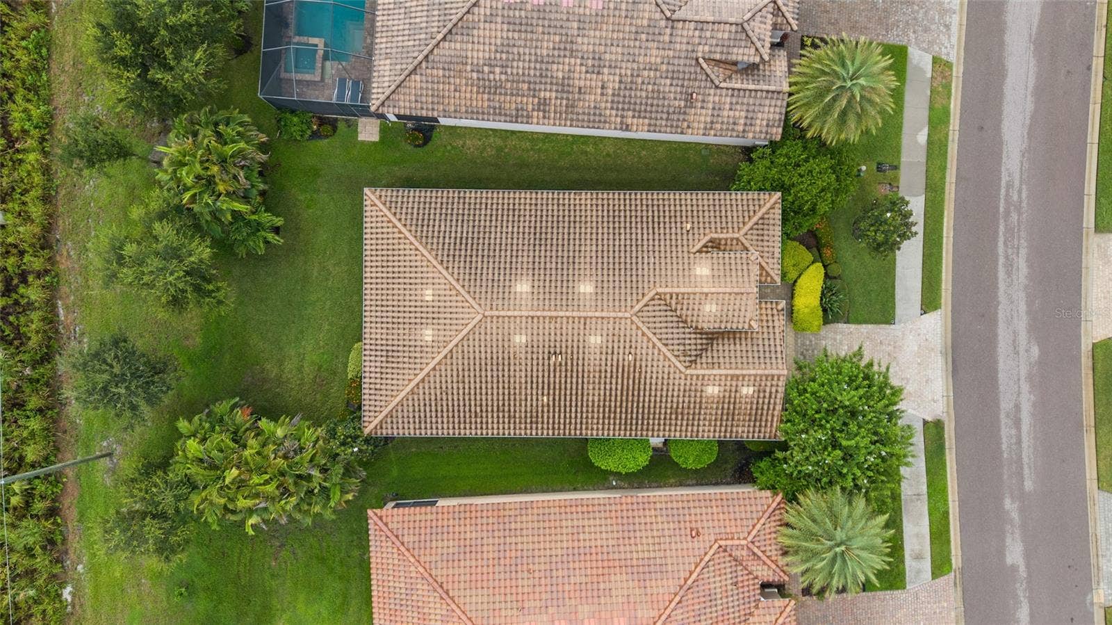 2924 ORIOLE DRIVE, Sarasota, FL 34243 Roof is only 10 years old and barrel tile for added longevity