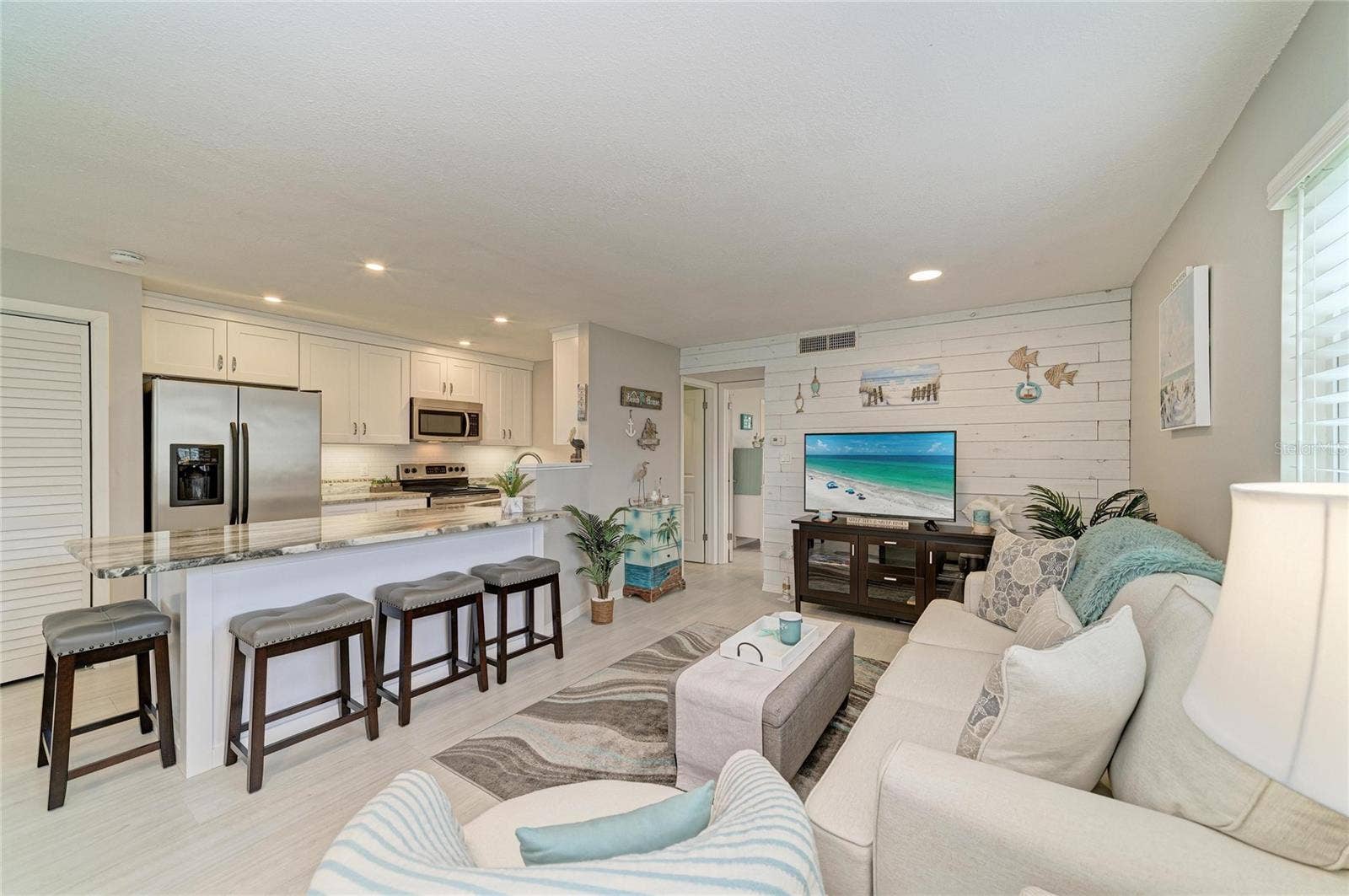 303 47TH AVENUE DRIVE W, #157, Bradenton, FL 34207 303 47TH AVENUE DRIVE W, #157, Bradenton, FL 34207