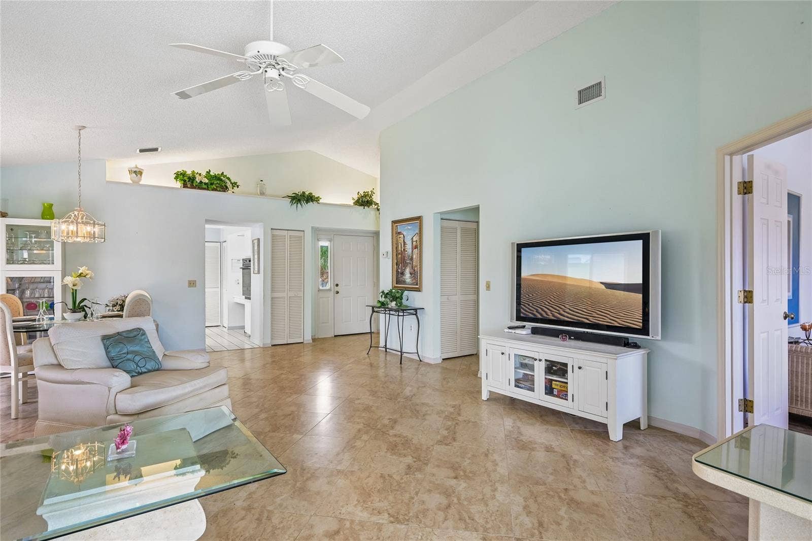 805 HARRINGTON LAKE DRIVE N, #76, Venice, FL 34293 Great room