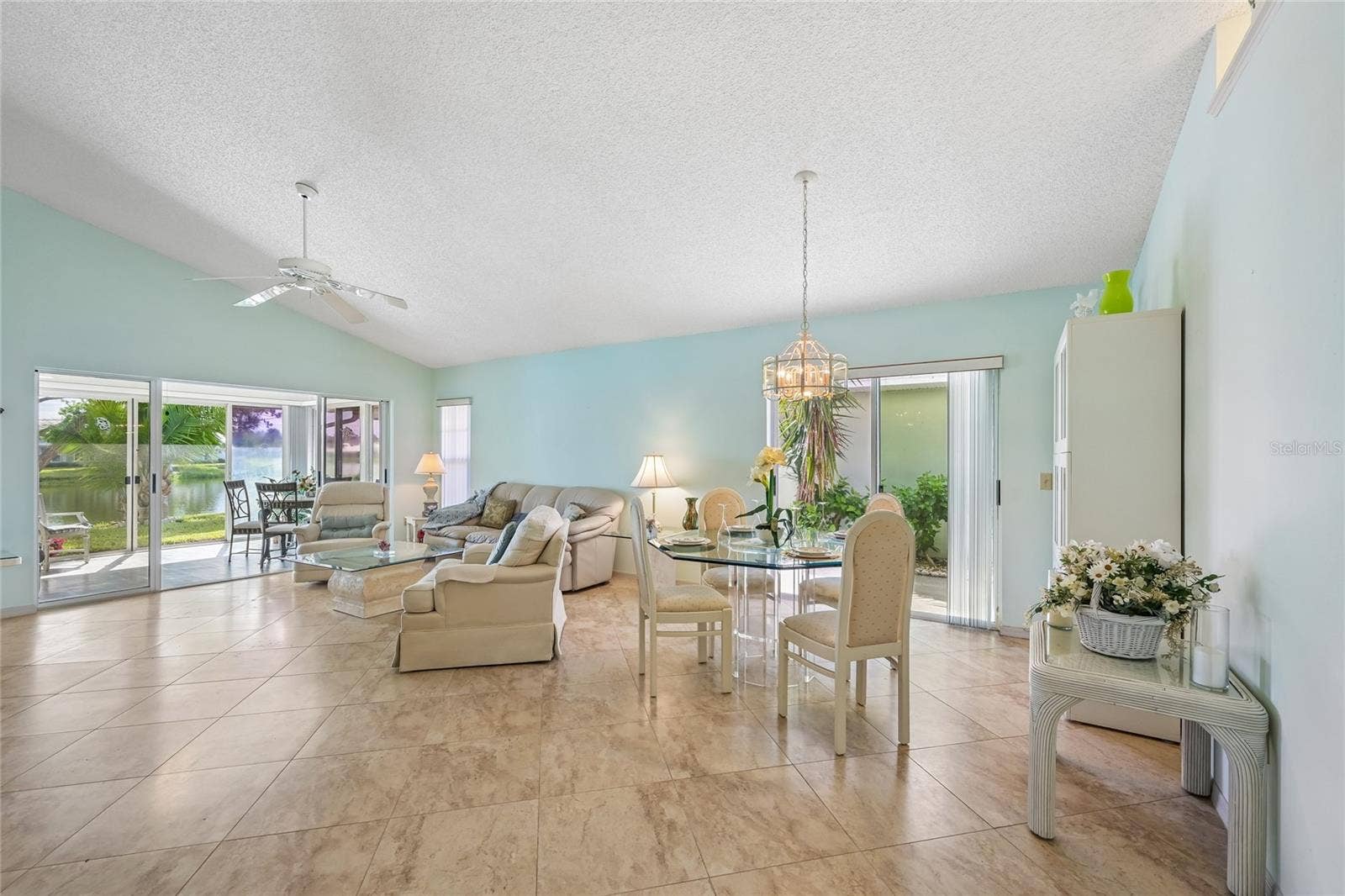 805 HARRINGTON LAKE DRIVE N, #76, Venice, FL 34293 Great room