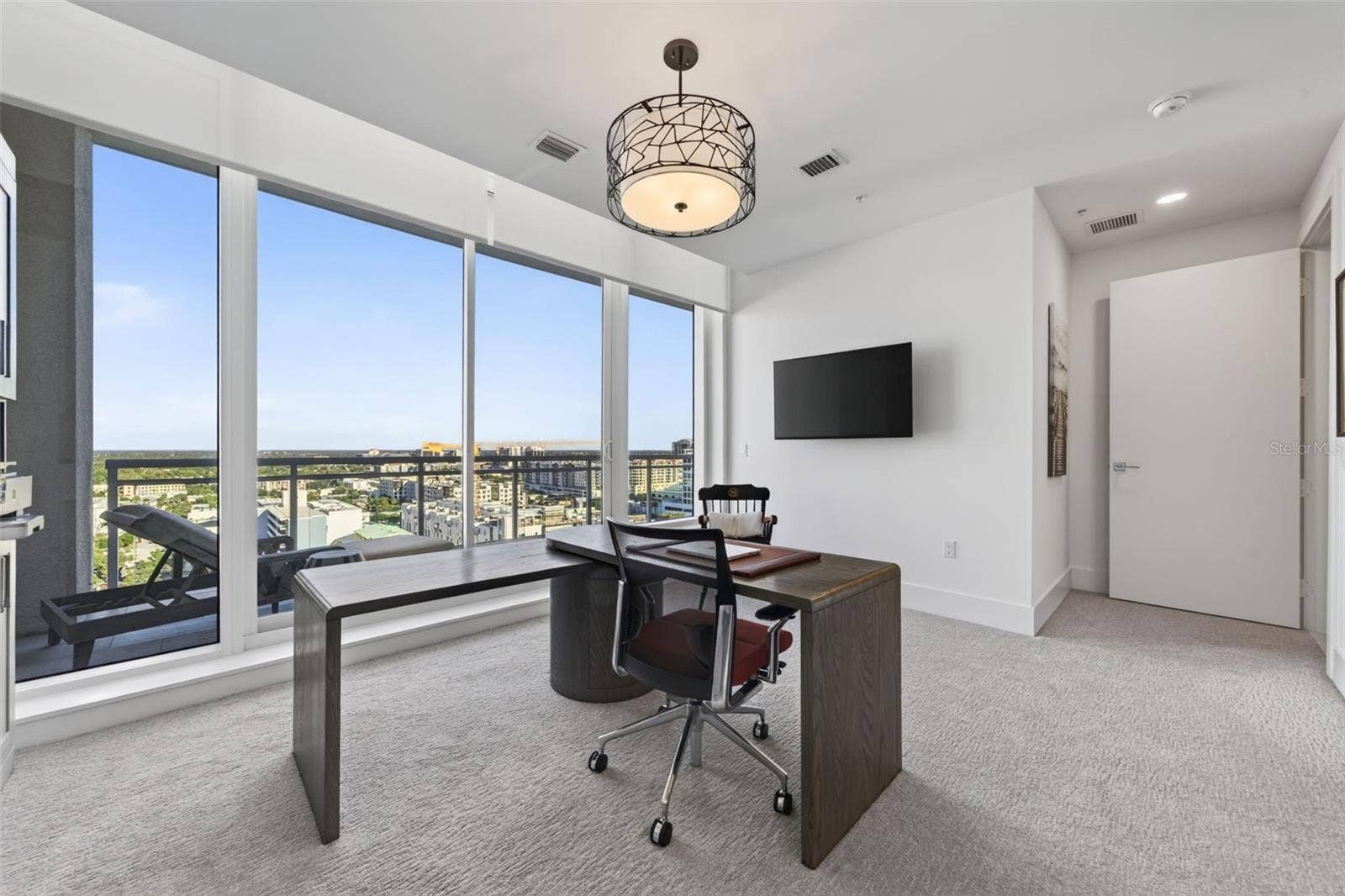 Guest Ensuite 2. Bedroom/Home Office/Den
