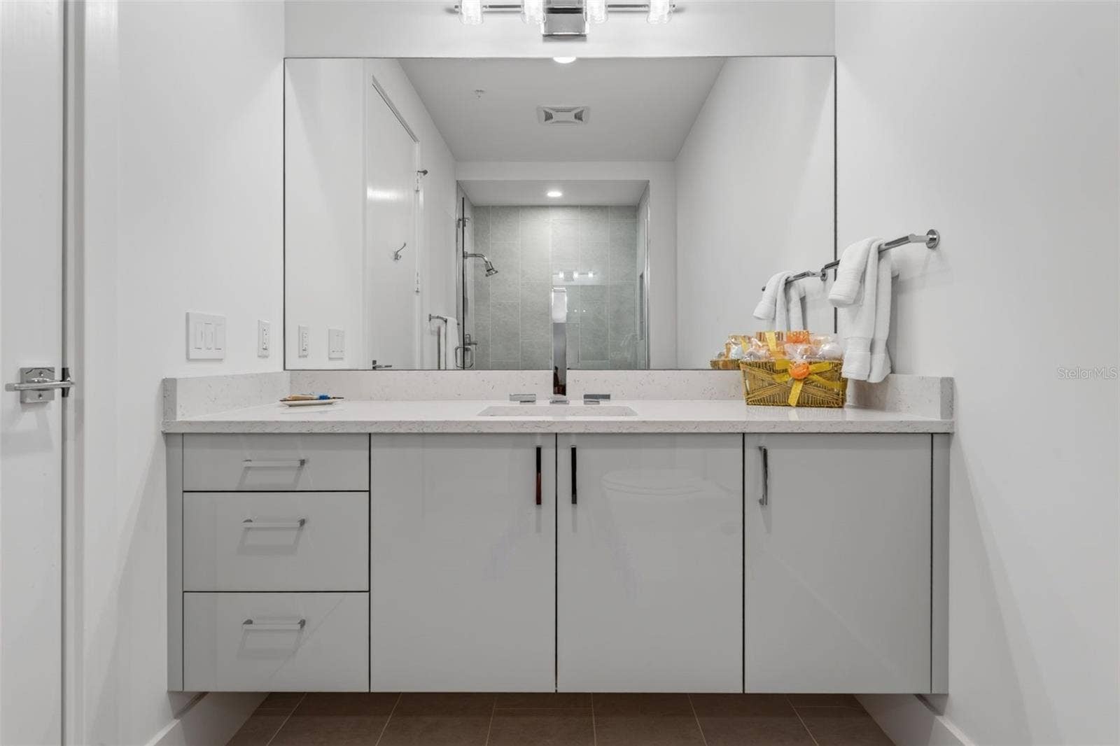Guest Ensuite 2. Bath
