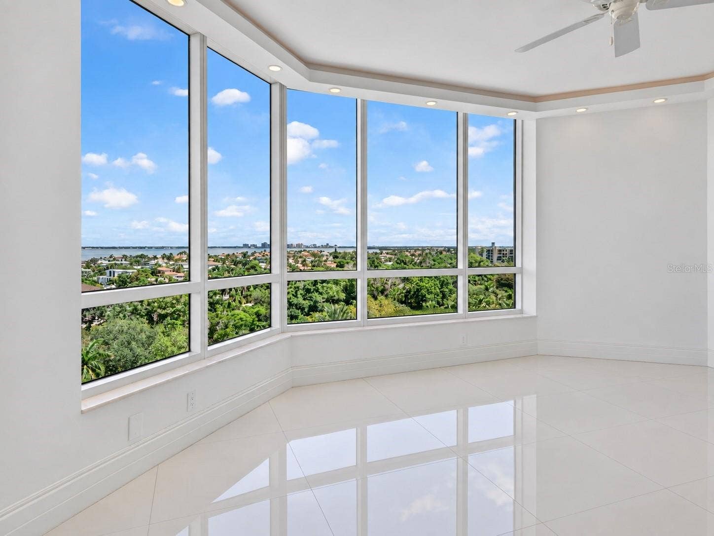1281 GULF OF MEXICO DRIVE DRIVE, #707, Longboat Key, FL 34228 Virtually Vacant - eastern views, living room