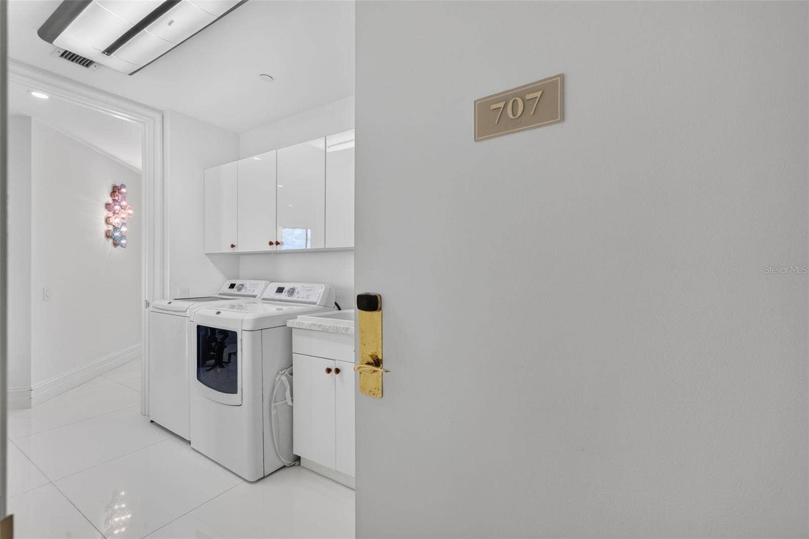 1281 GULF OF MEXICO DRIVE DRIVE, #707, Longboat Key, FL 34228 Laundry Room