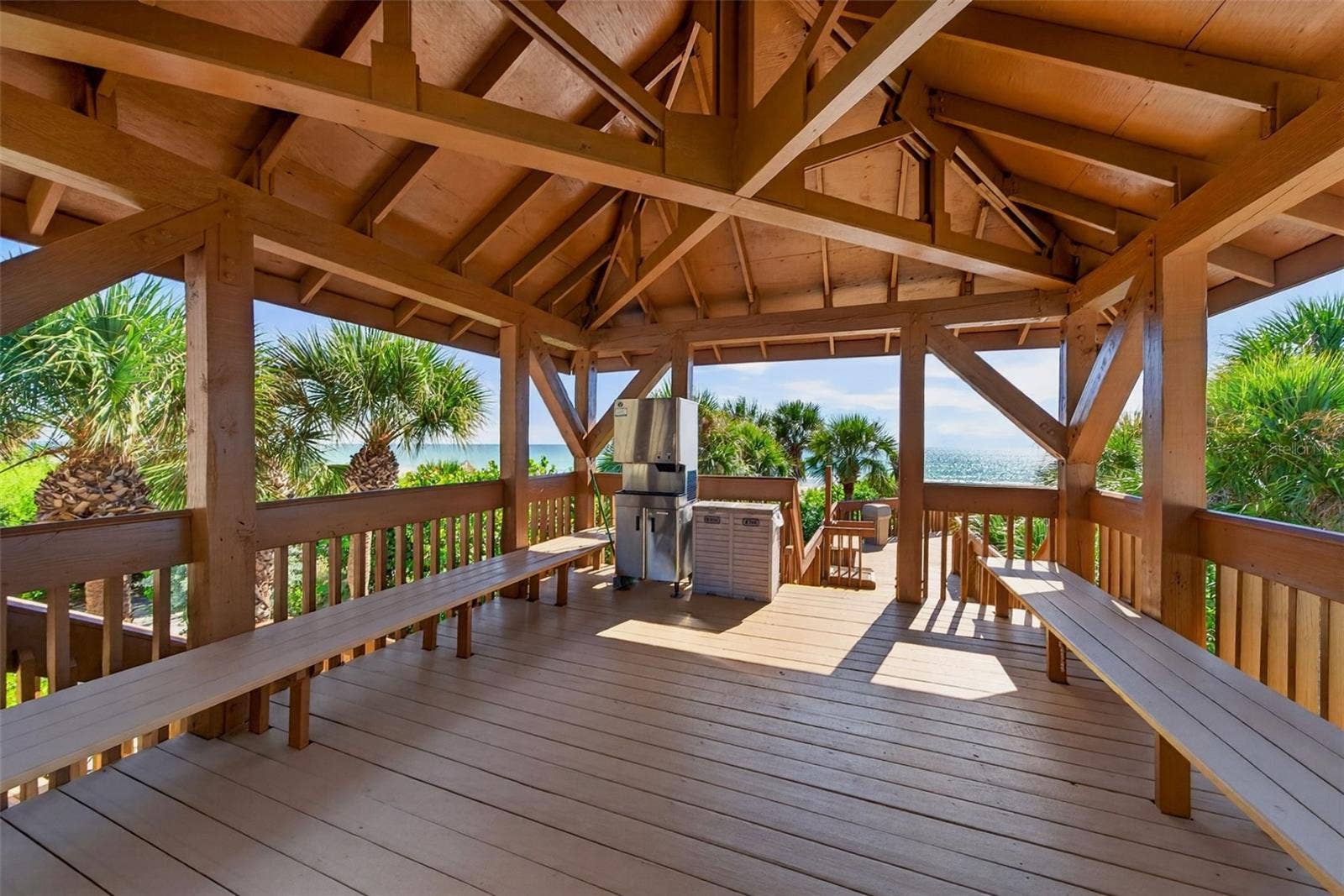 1281 GULF OF MEXICO DRIVE DRIVE, #707, Longboat Key, FL 34228 Beach Pavilion