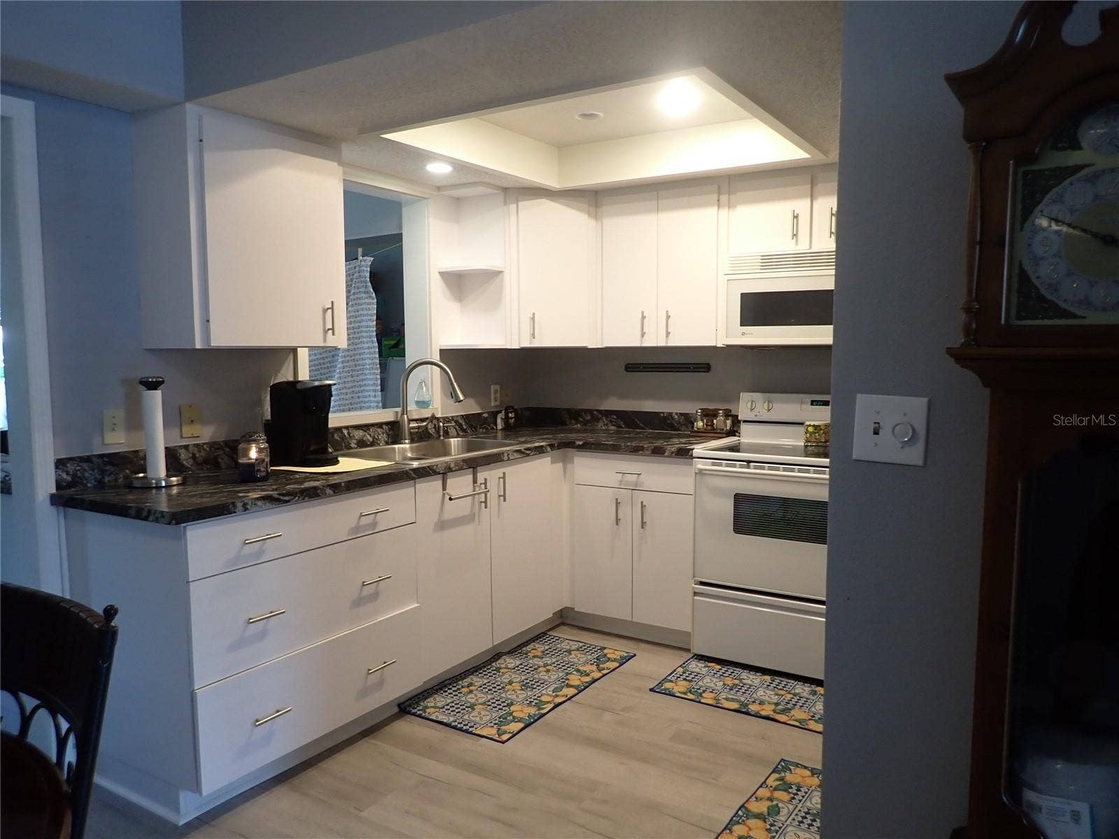 4158 TAMIAMI TRAIL, #J5, Port Charlotte, FL 33952 Kitchen