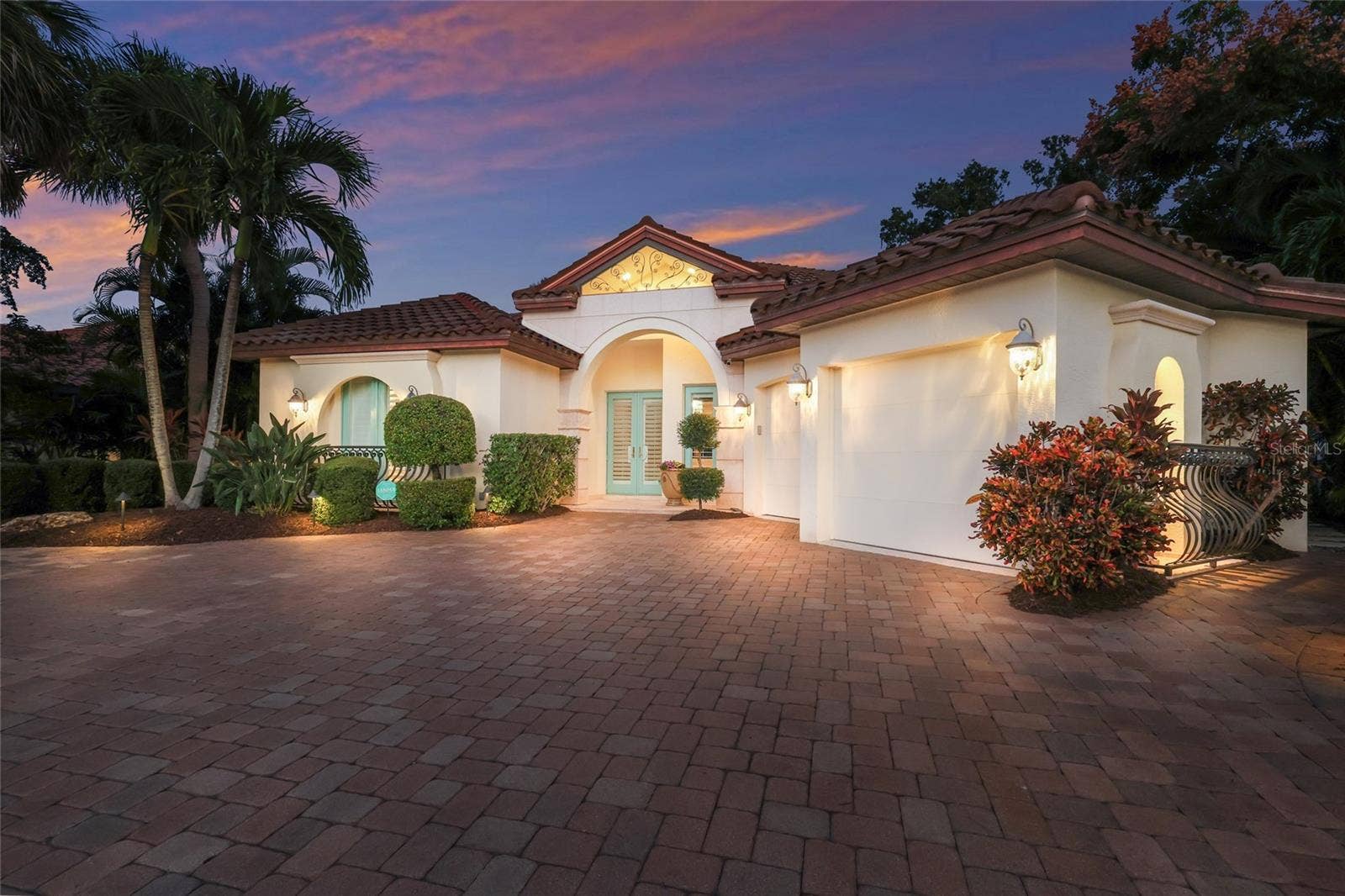 4946 BRYWILL CIRCLE, Sarasota, FL 34234 4946 BRYWILL CIRCLE, Sarasota, FL 34234