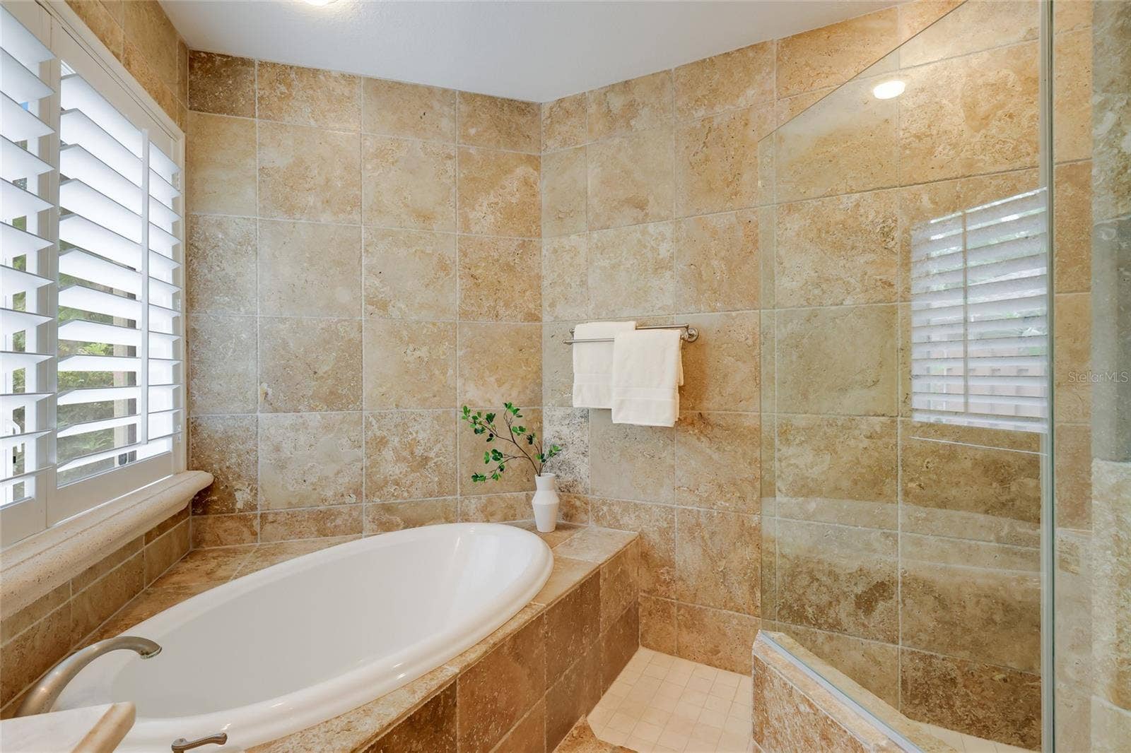 4946 BRYWILL CIRCLE, Sarasota, FL 34234 4946 BRYWILL CIRCLE, Sarasota, FL 34234