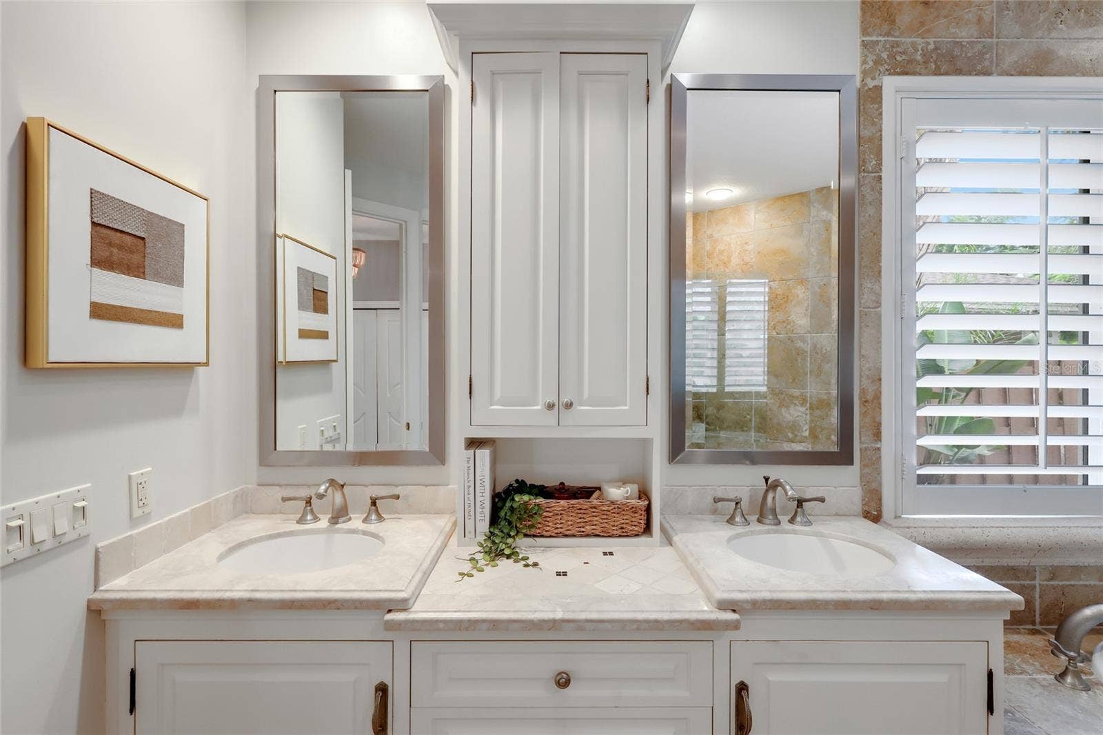 4946 BRYWILL CIRCLE, Sarasota, FL 34234 4946 BRYWILL CIRCLE, Sarasota, FL 34234