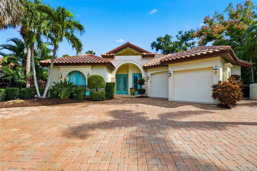 Property photo for 4946 BRYWILL CIRCLE, Sarasota, FL