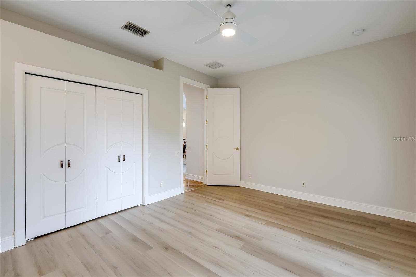 4946 BRYWILL CIRCLE, Sarasota, FL 34234 4946 BRYWILL CIRCLE, Sarasota, FL 34234
