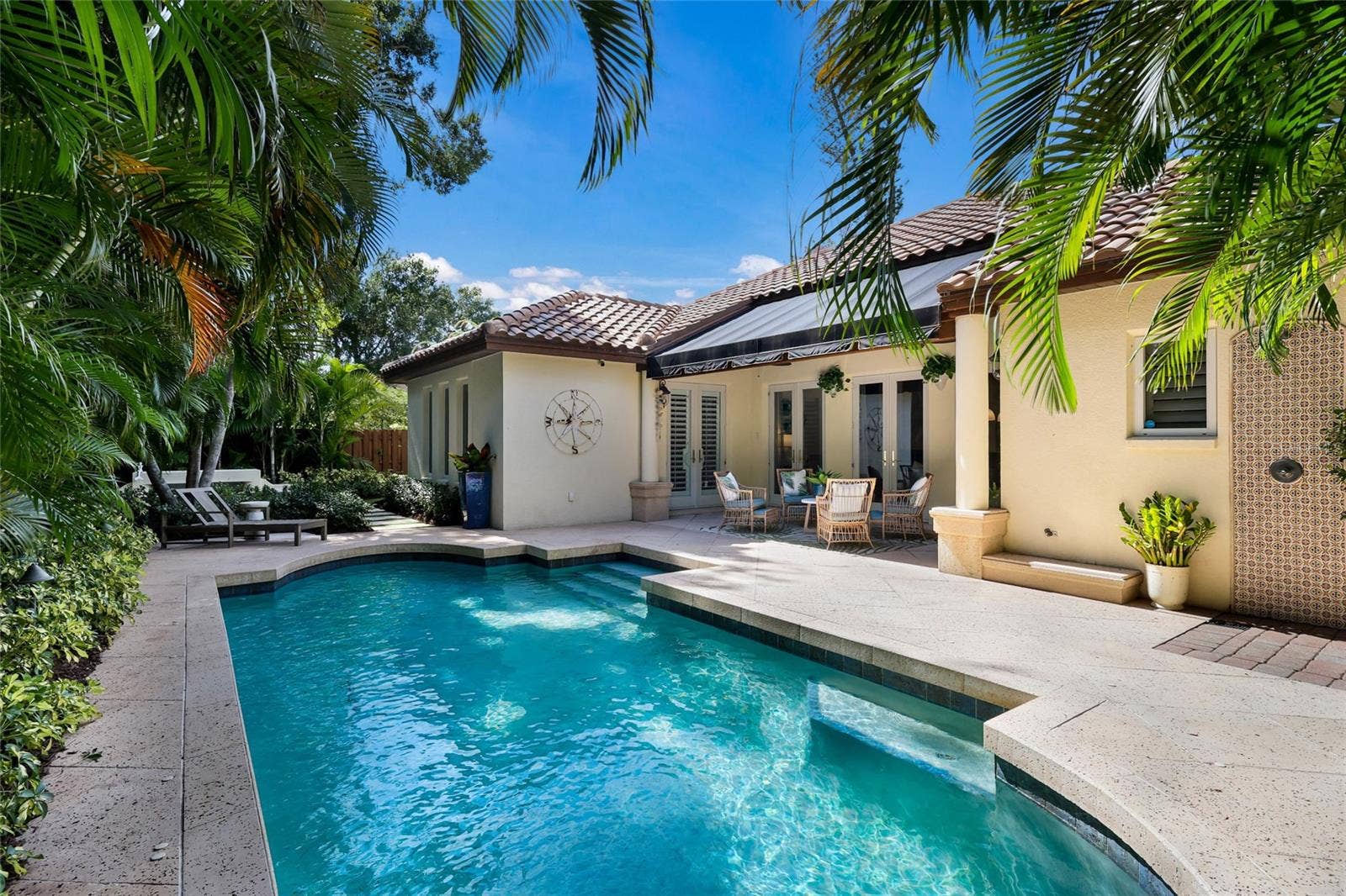 4946 BRYWILL CIRCLE, Sarasota, FL 34234 4946 BRYWILL CIRCLE, Sarasota, FL 34234
