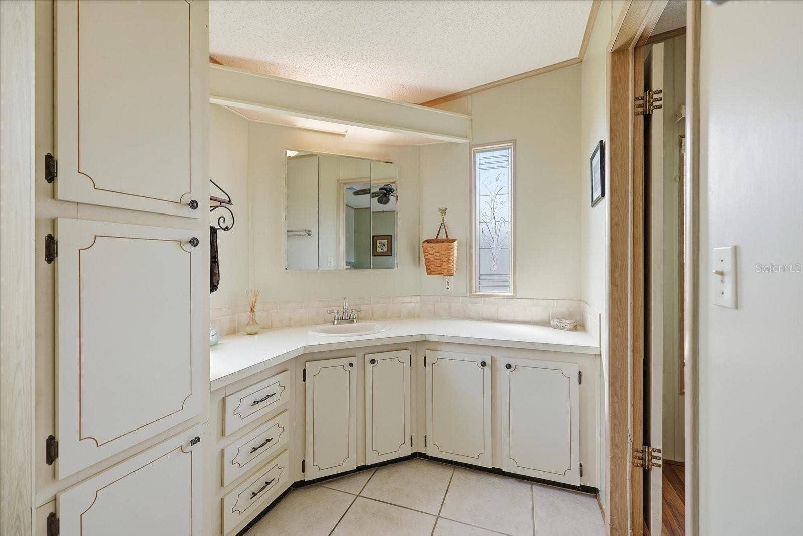 609 IGLESIA DRIVE, North Port, FL 34287 609 IGLESIA DRIVE, North Port, FL 34287