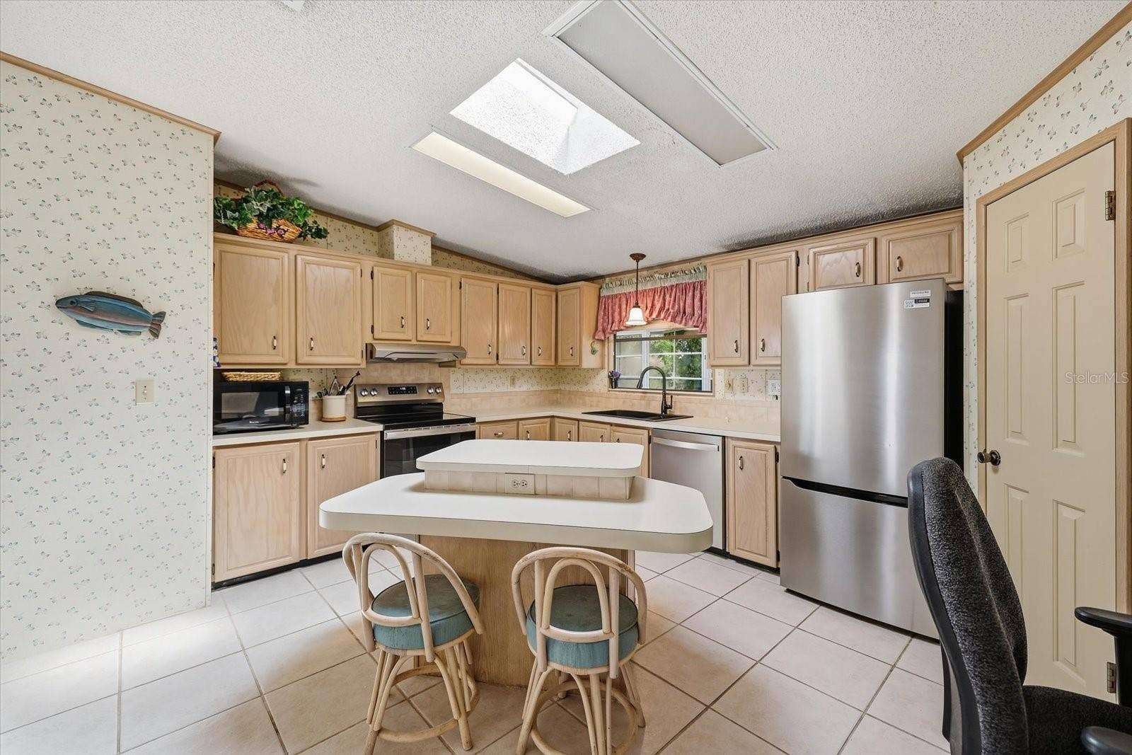 609 IGLESIA DRIVE, North Port, FL 34287 609 IGLESIA DRIVE, North Port, FL 34287