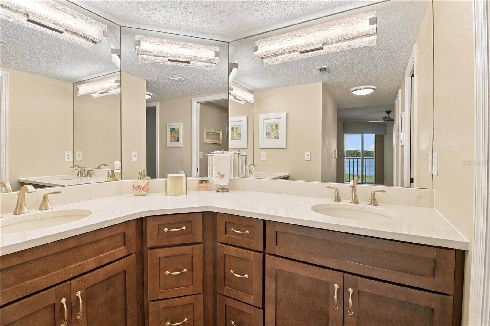 1389 PERICO POINT CIRCLE, #140, Bradenton, FL 34209 1389 PERICO POINT CIRCLE, #140, Bradenton, FL 34209