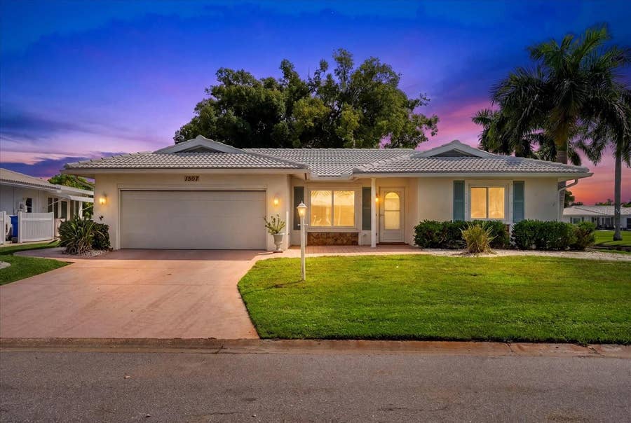 Property photo for 1507 N KNOLLWOOD DRIVE, Bradenton, FL