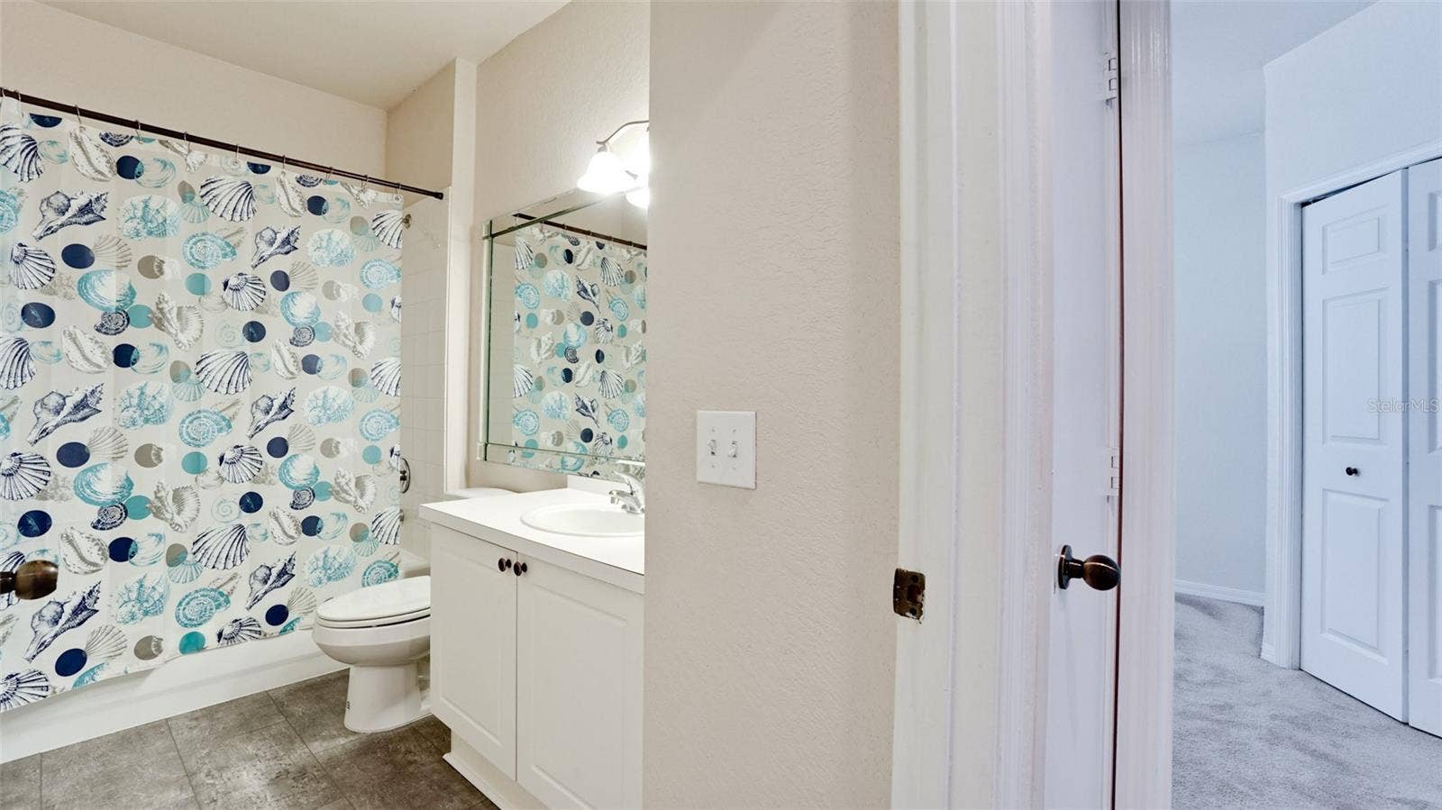 2nd Bathroom