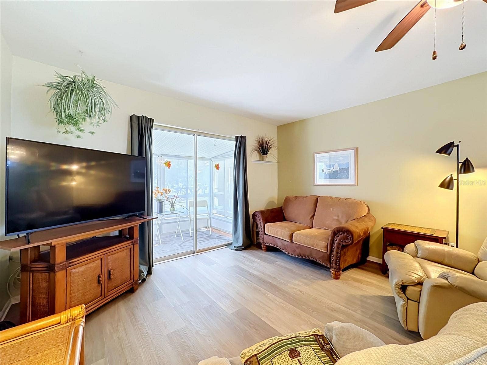 5898 17TH STREET W, #C31, Bradenton, FL 34207 Light and Bright Living Room