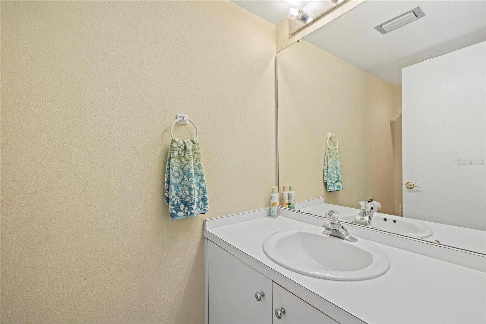 2012 HARBOURSIDE DRIVE, #2102, Longboat Key, FL 34228