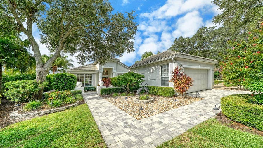 Property photo for 7126 KENSINGTON COURT, University Park, FL