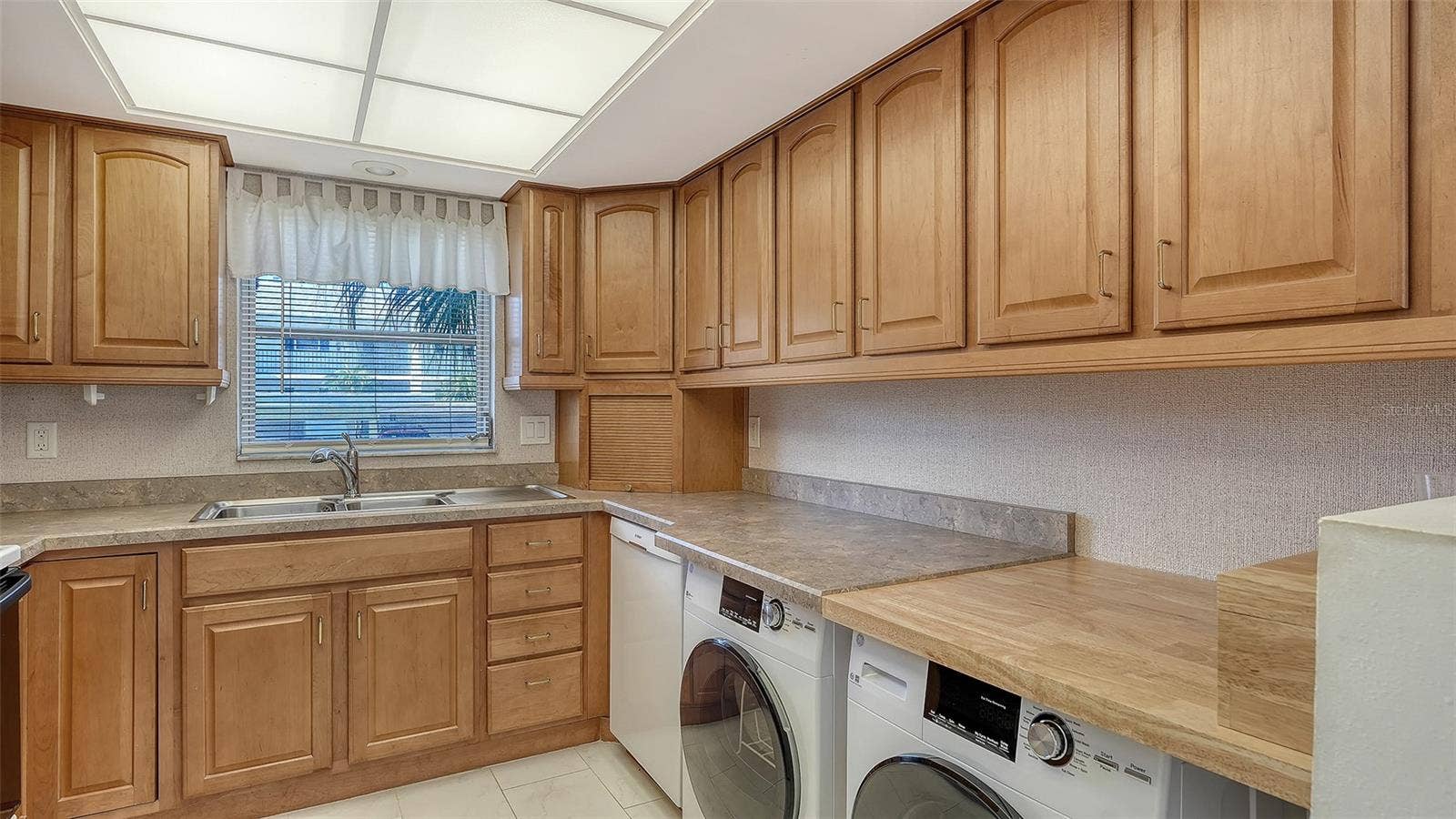 4868 INDEPENDENCE DRIVE, Bradenton, FL 34210
