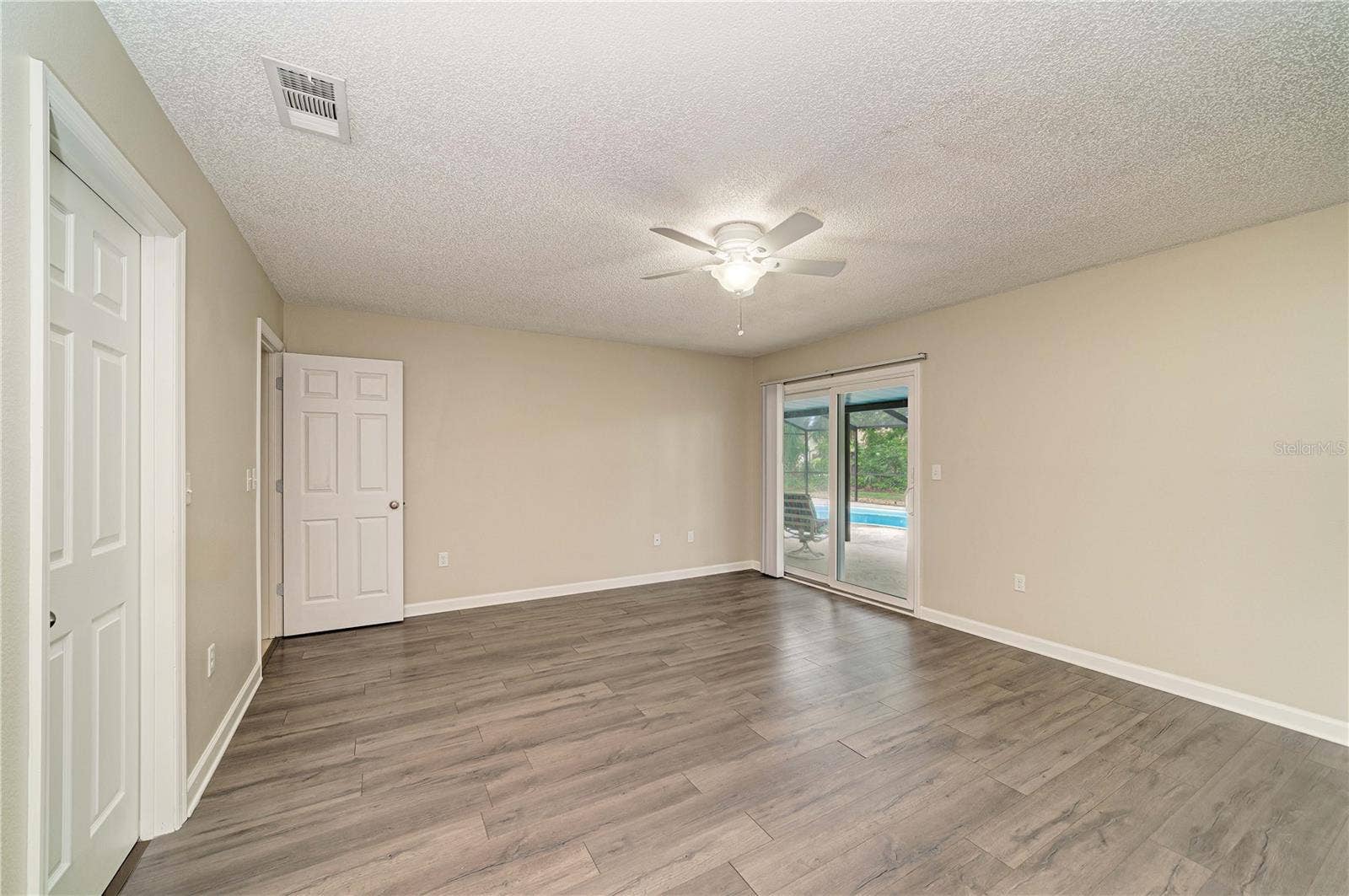 Master Bedroom 02