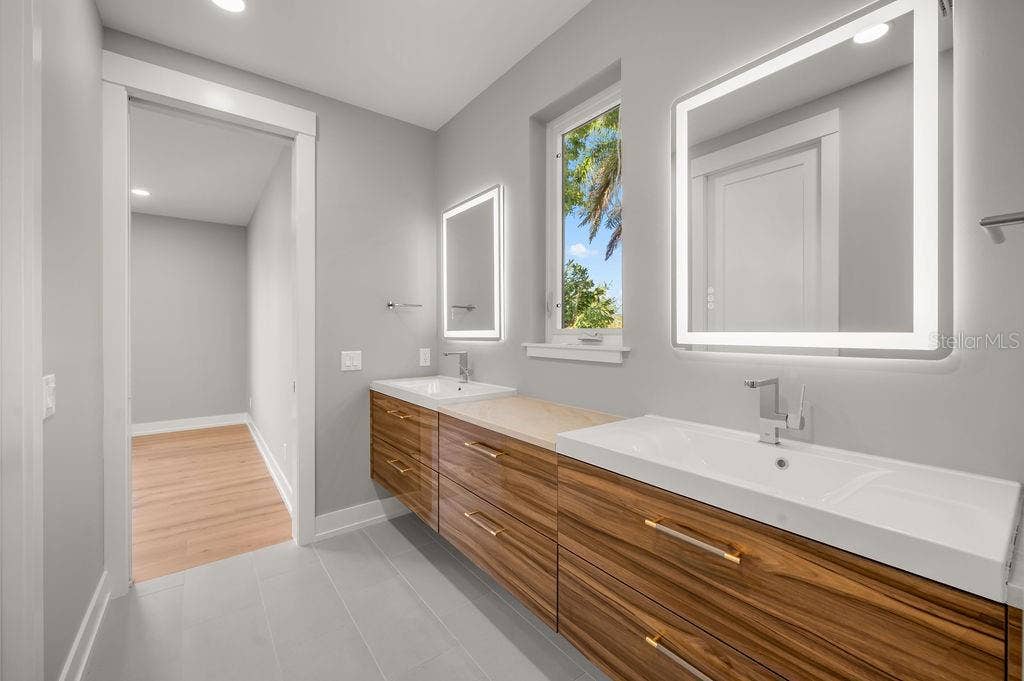 3360 BAYOU SOUND, Longboat Key, FL 34228 Another view of Jack/Jill full bathroom.