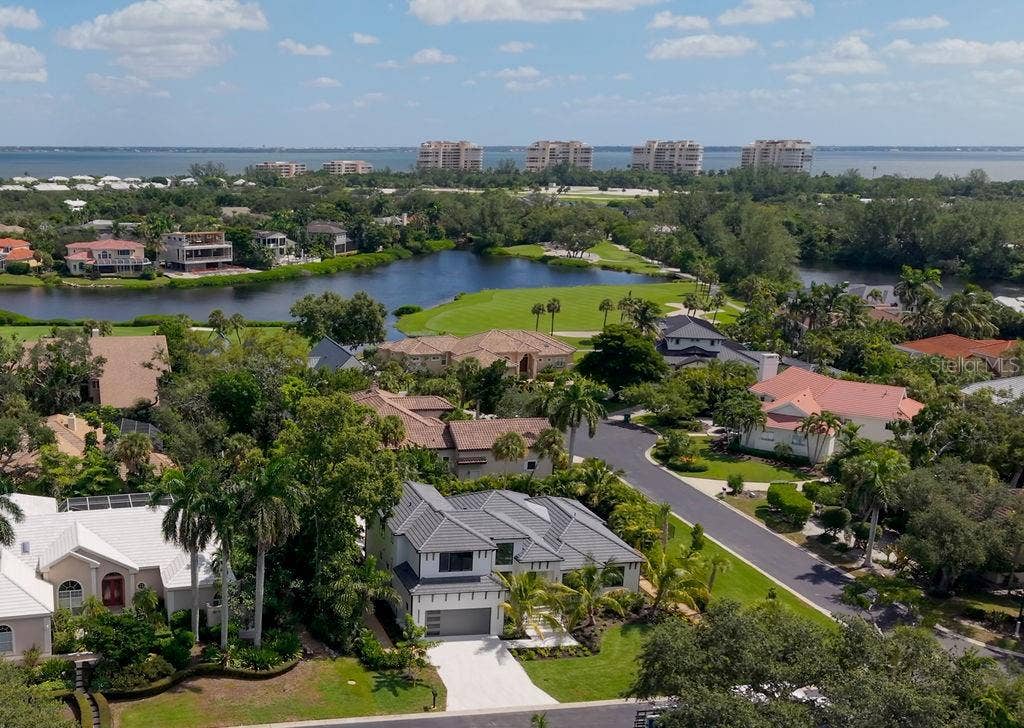 3360 BAYOU SOUND, Longboat Key, FL 34228 The Bayou sits on the golf course of the Long Boat Key Country Club also offering beach club, tennis center, pickleball, and various restaurants.