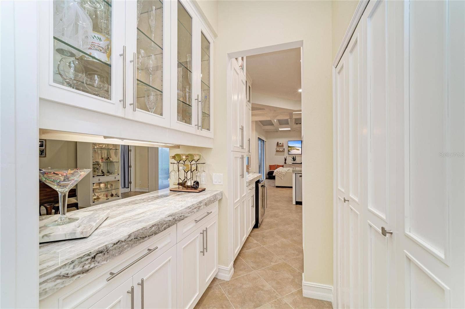 519 147TH COURT NE, Bradenton, FL 34212 Butler's Pantry