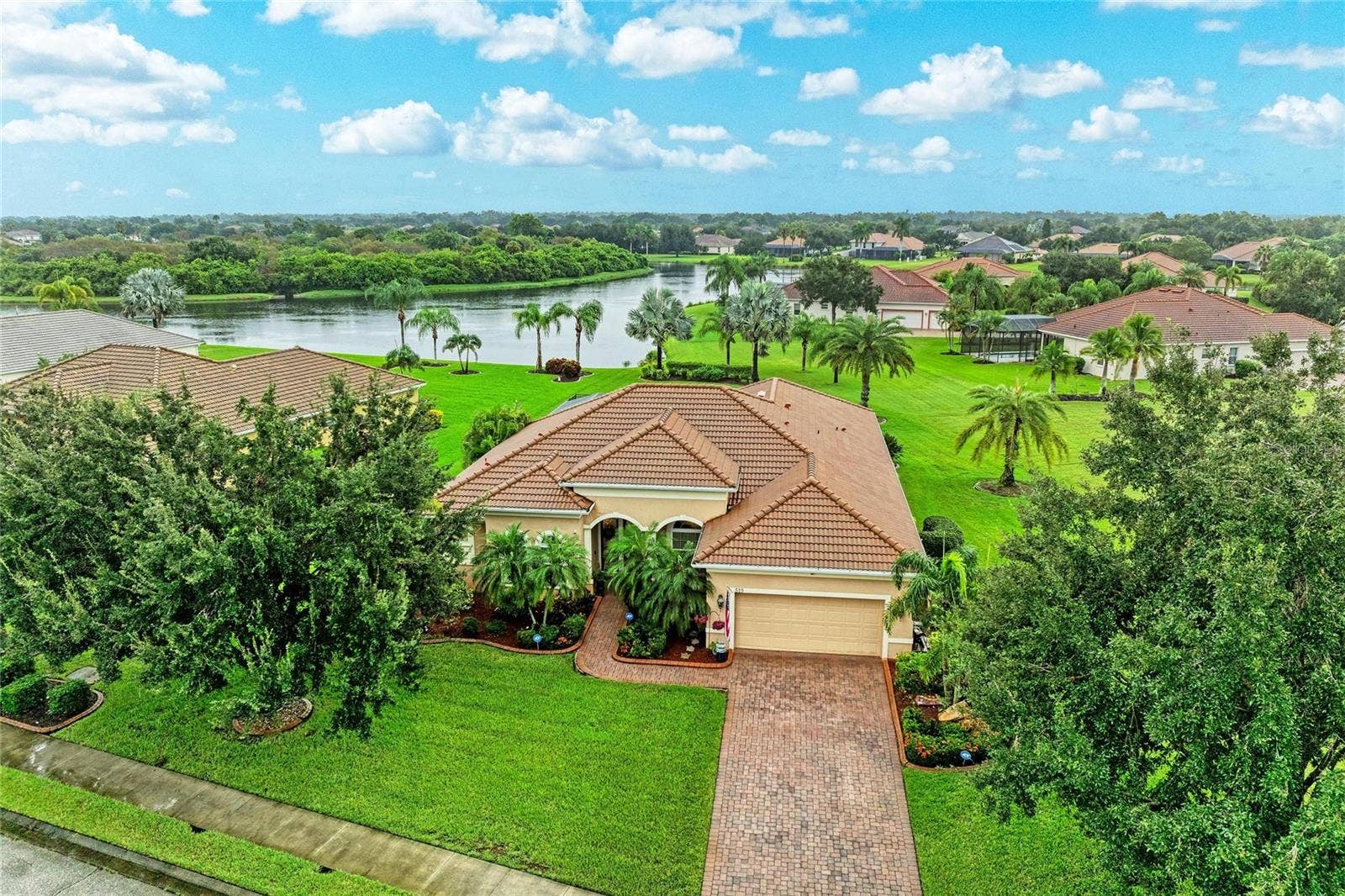 519 147TH COURT NE, Bradenton, FL 34212 519 147TH COURT NE, Bradenton, FL 34212