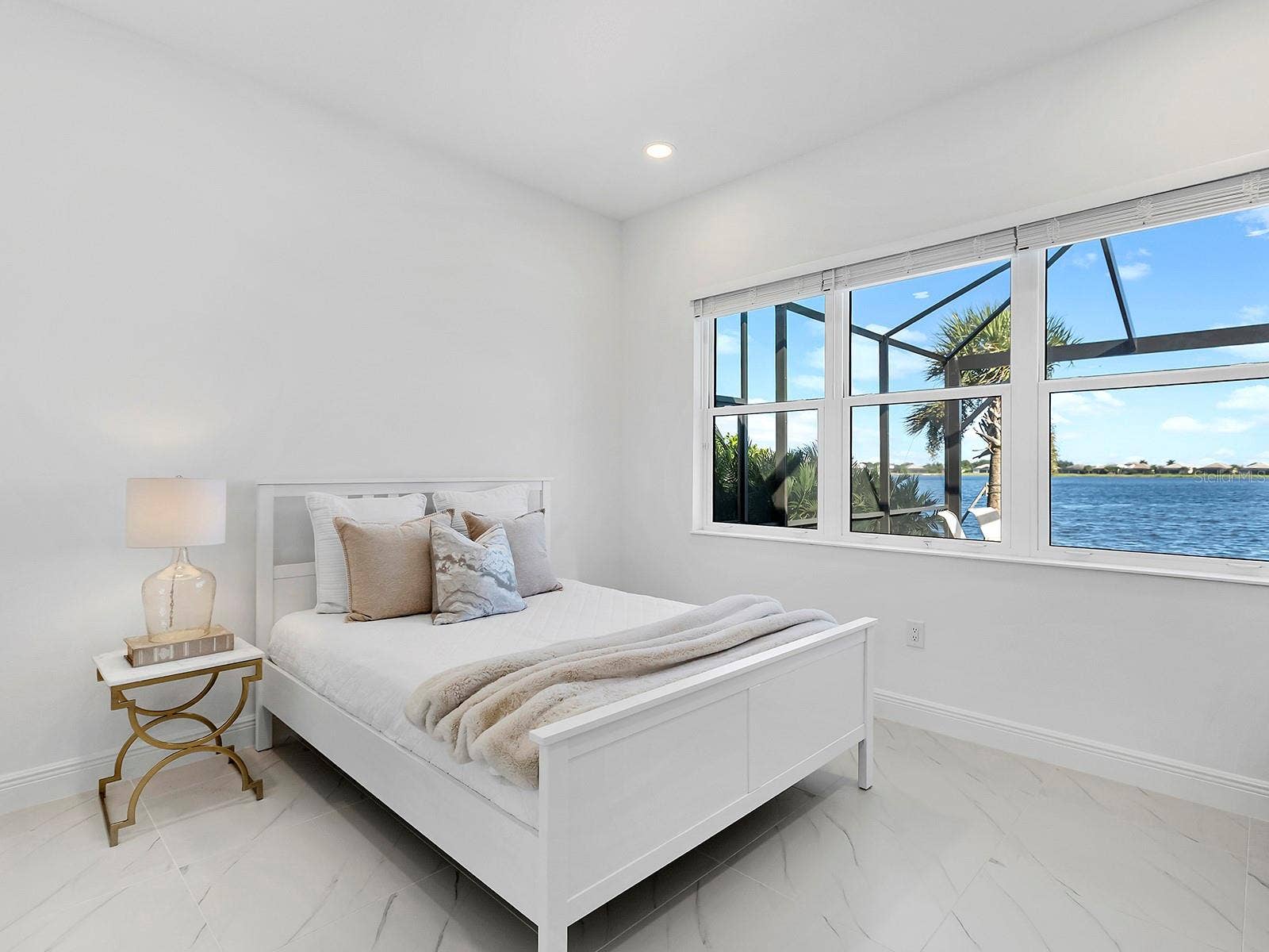 7959 WATERBEND TRAIL, Sarasota, FL 34240 Guest Suite 3 w/ adjacent full pool bath