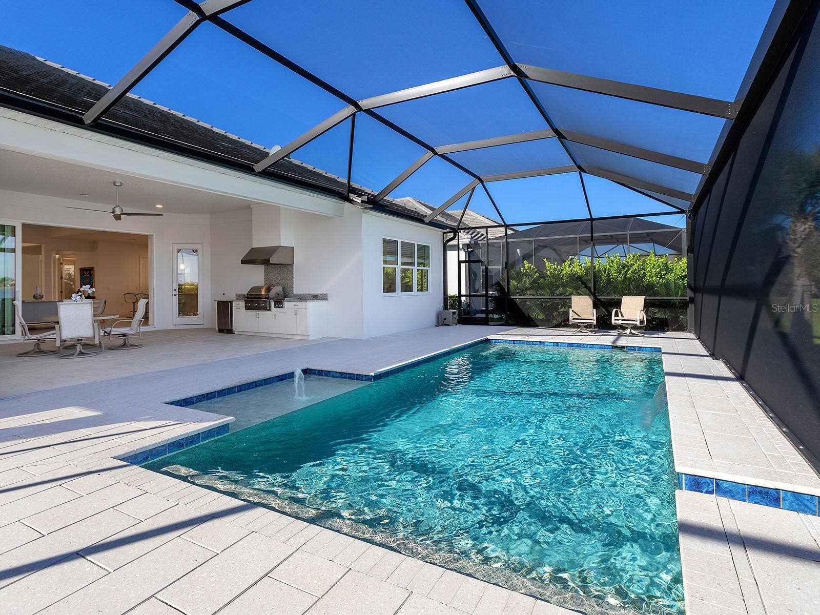 7959 WATERBEND TRAIL, Sarasota, FL 34240 Extended swimout bench with bubbler