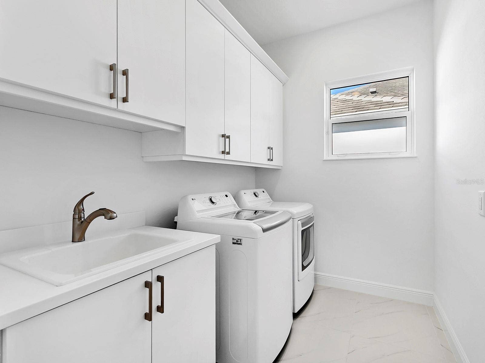 7959 WATERBEND TRAIL, Sarasota, FL 34240 Laundry room